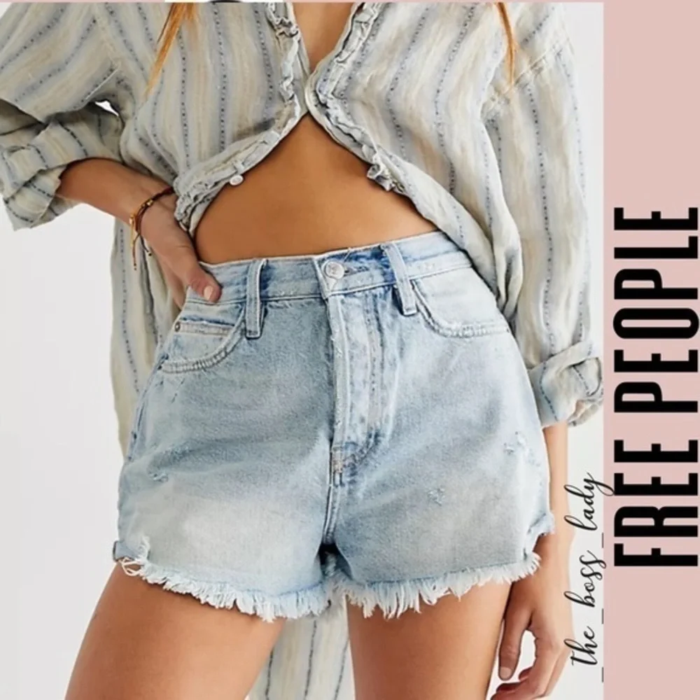NEW FREE PEOPLE shorts denim distressed